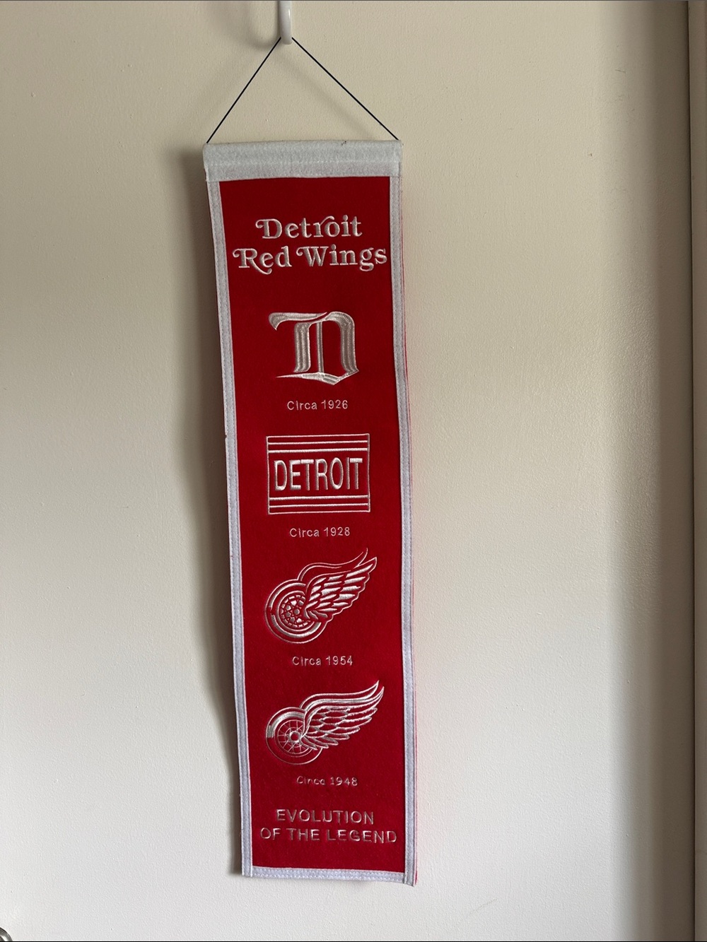 Detroit Red Wings Vertical Felt Banner